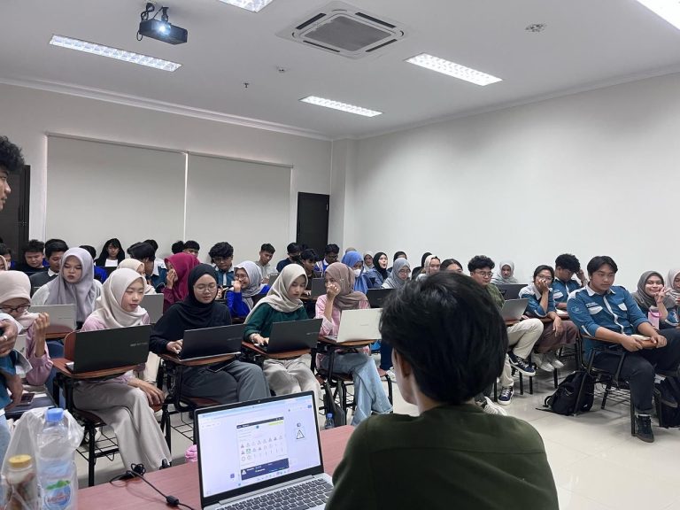 Siapkan Diri untuk Masa Depan di Era Digital, SIBOOTCAMP 2025 HIMASI UBP Karawang Tingkatkan Kompetensi Mahasiswa